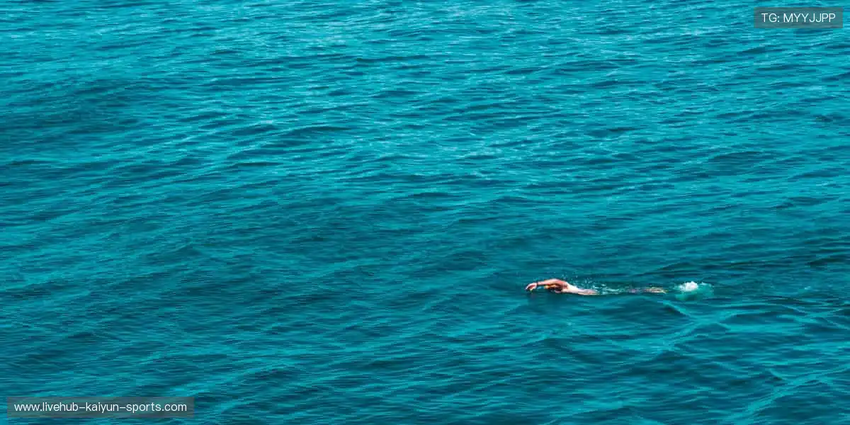 🎧沉浸式体验，声临其境！戴上耳机，仿佛置身比赛现场！